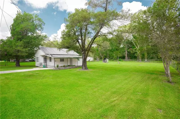 Boutte, LA 70039,1858 PAUL MAILLARD DR