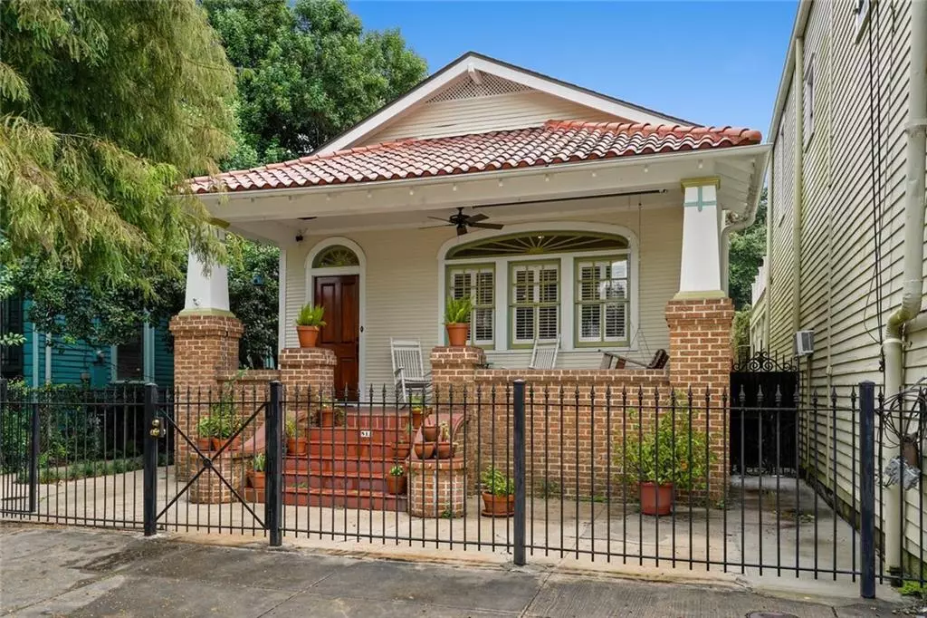 New Orleans, LA 70117,811 LOUISA ST