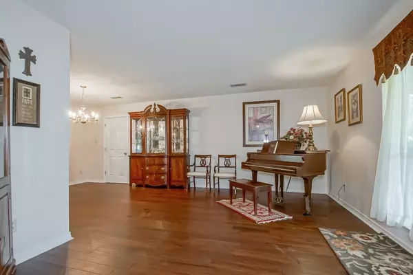 Pearl River, LA 70452,421 PARLANGE DR