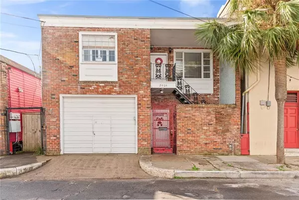 2604 CHARTRES ST, New Orleans, LA 70117