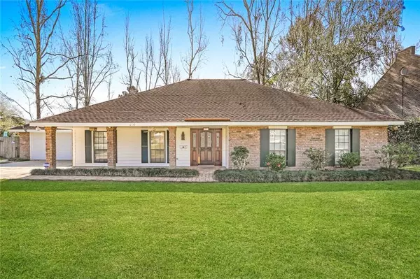 230 SILVER MAPLE DR, Mandeville, LA 70471