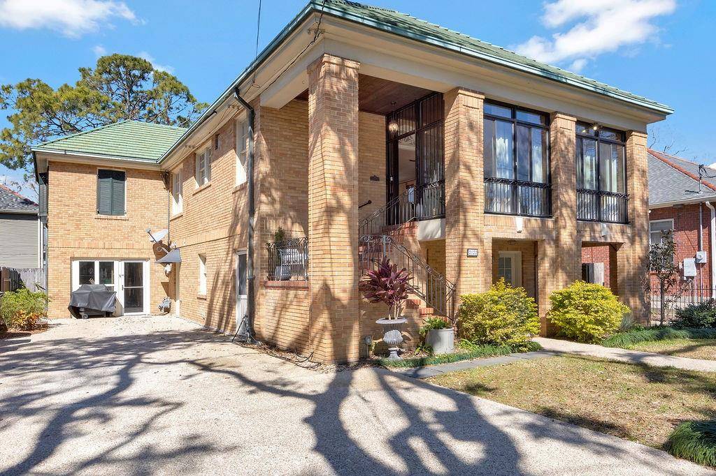 New Orleans, LA 70118,2122 S CARROLLTON AVE