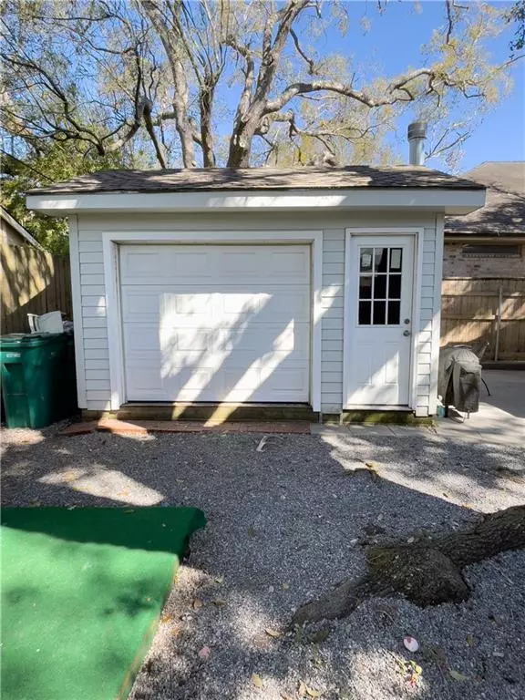 Metairie, LA 70005,466 FOCIS ST