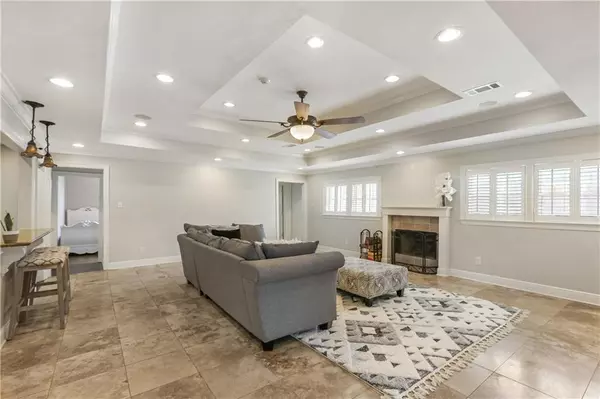 New Orleans, LA 70126,4801 MIRABEAU AVE