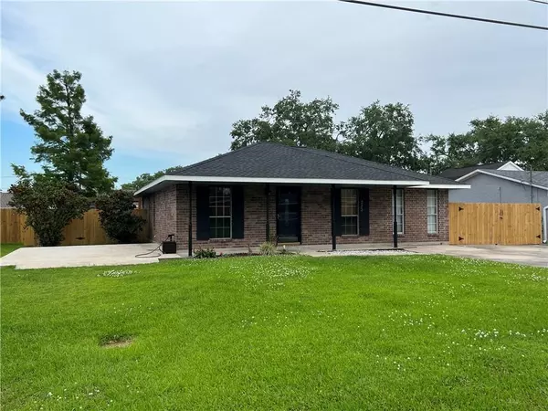 Luling, LA 70070,223 DAVIS DR