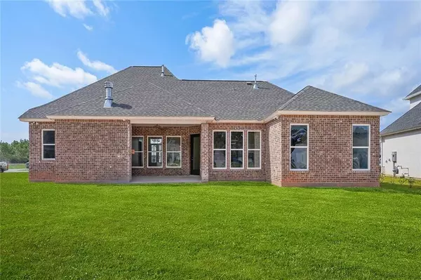 Madisonville, LA 70447,8006 BEDICO TRAIL LN