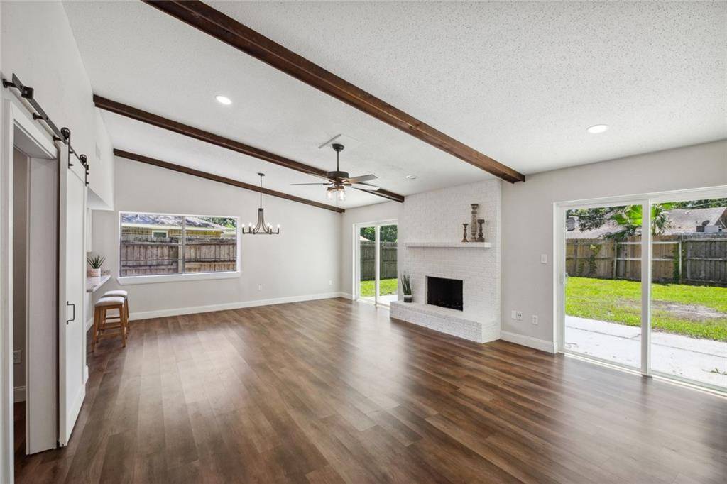 Mandeville, LA 70471,425 RIDGEWOOD DR