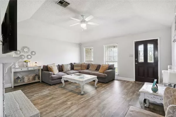 Luling, LA 70070,216 LAUREL CT