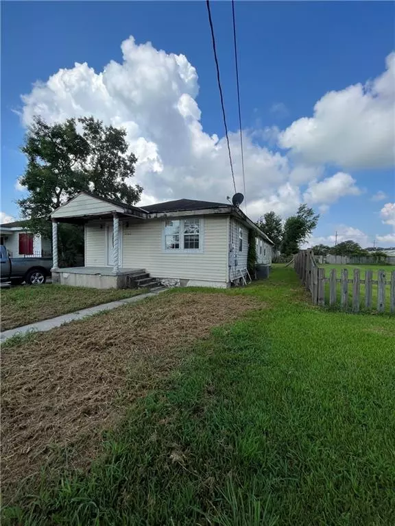 New Orleans, LA 70126,4560 EASTVIEW DR