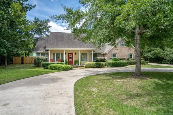 7321 IEKE CIR, Diamondhead, MS 39525