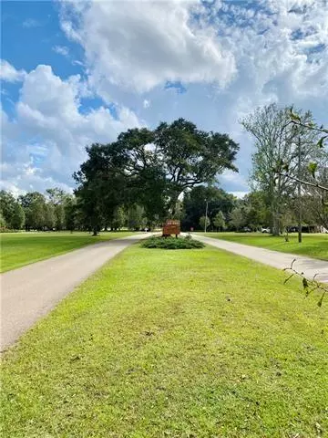 Abita Springs, LA 70420,AZALEA DR