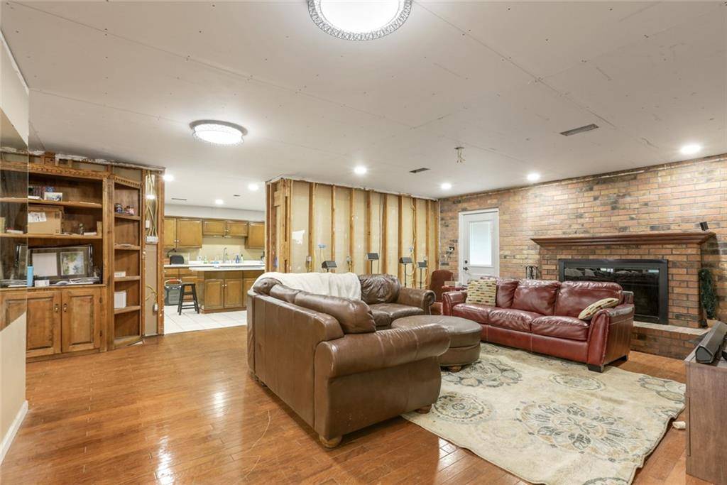 Luling, LA 70070,4 CATHY DR