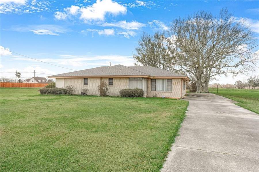 7813 RIVER RD, Waggaman, LA 70094