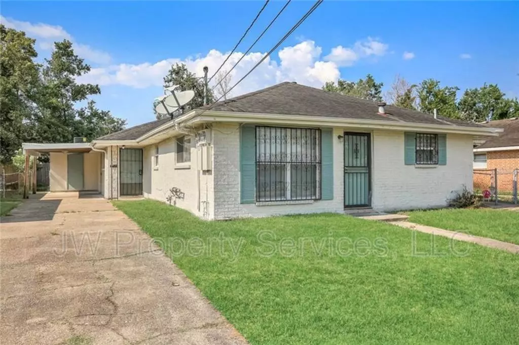 New Orleans, LA 70127,8821 23 DINKINS ST