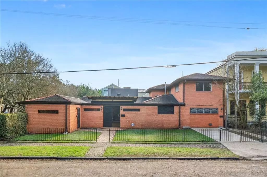 New Orleans, LA 70130,1204 RACE ST