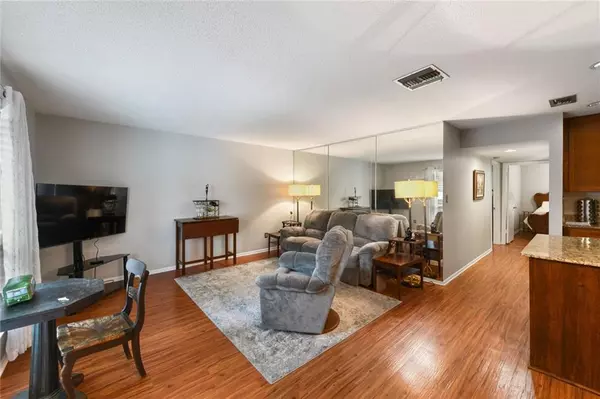 New Orleans, LA 70124,318 LAKE MARINA AVE #213