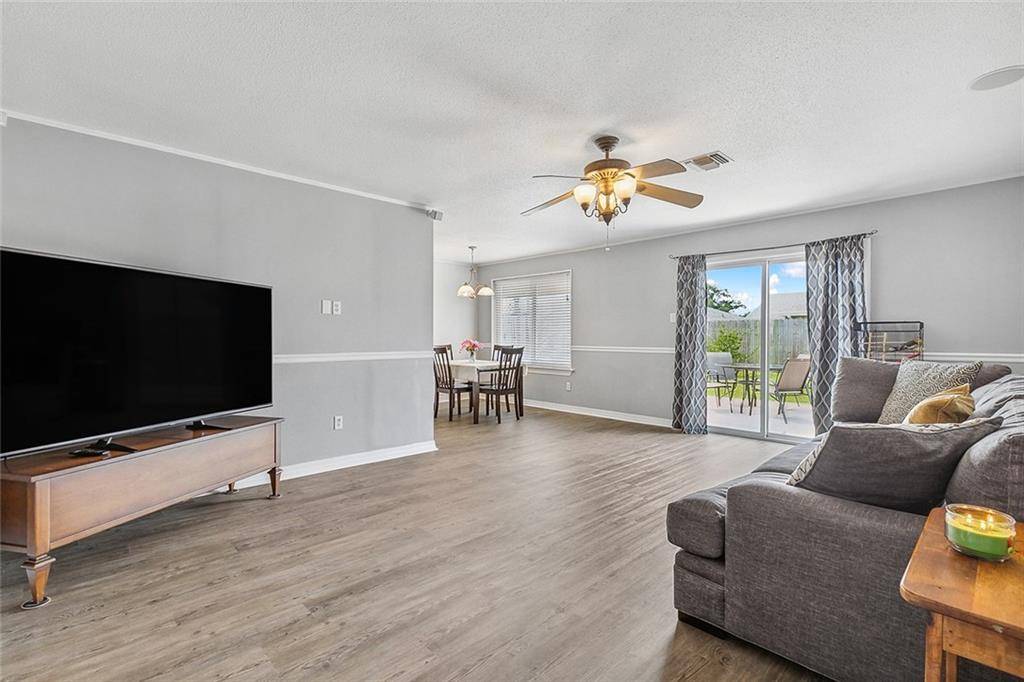 Kenner, LA 70065,733 MAYFAIR LN