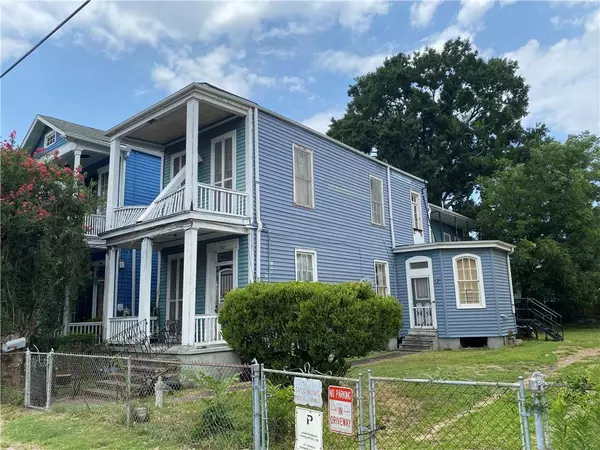 New Orleans, LA 70115,1009 PLEASANT ST