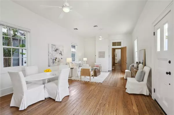 New Orleans, LA 70115,722 CONSTANTINOPLE ST