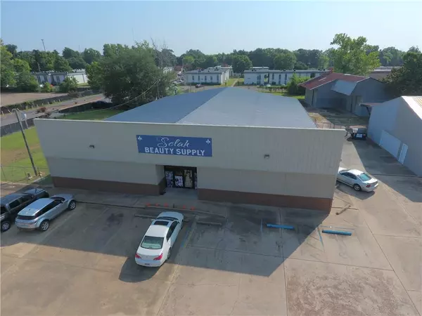 Alexandria, LA 71302,4011 LAKESIDE DR