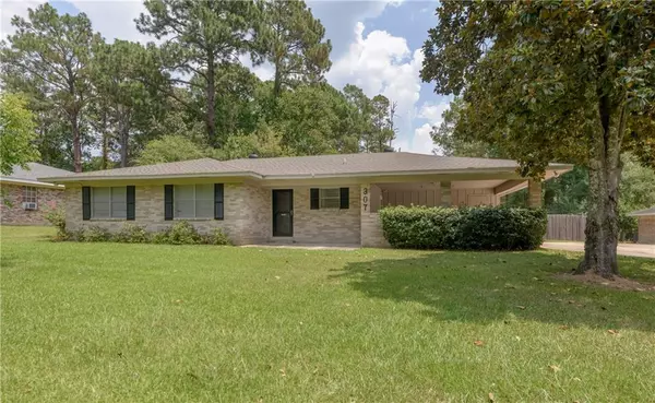 307 HOLIDAY CIR, Pineville, LA 71360