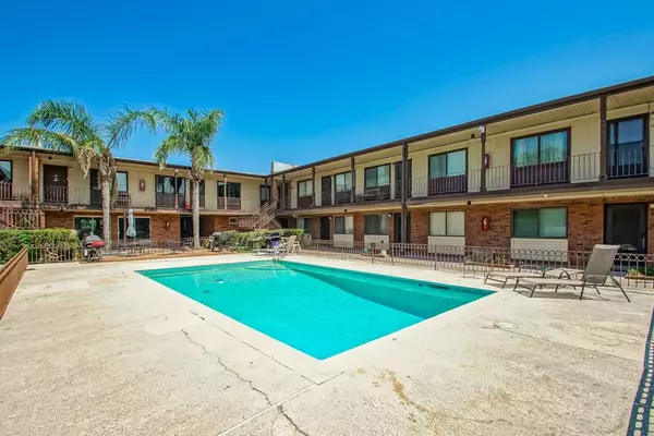 Metairie, LA 70003,6901 VETERANS MEMORIAL BLVD #72