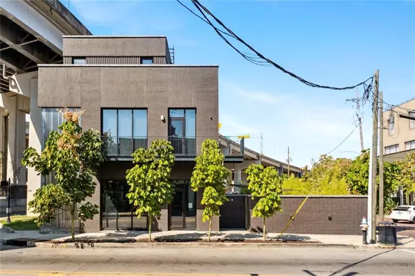 New Orleans, LA 70130,1131 TCHOUPITOULAS ST