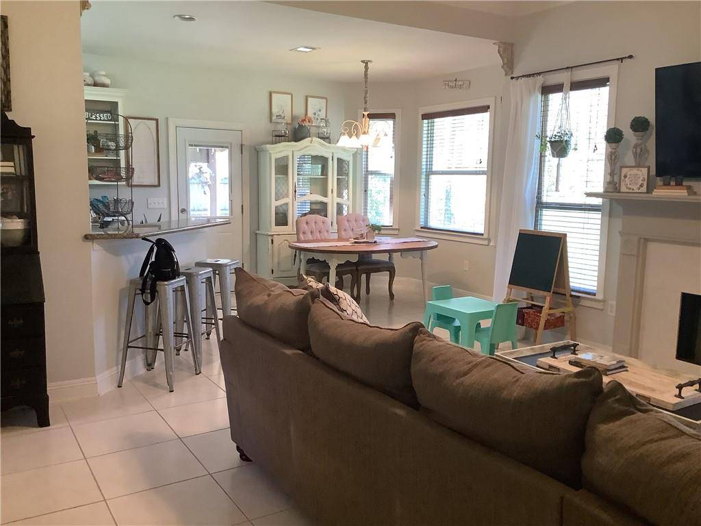 Mandeville, LA 70471,70369 MENUET ST