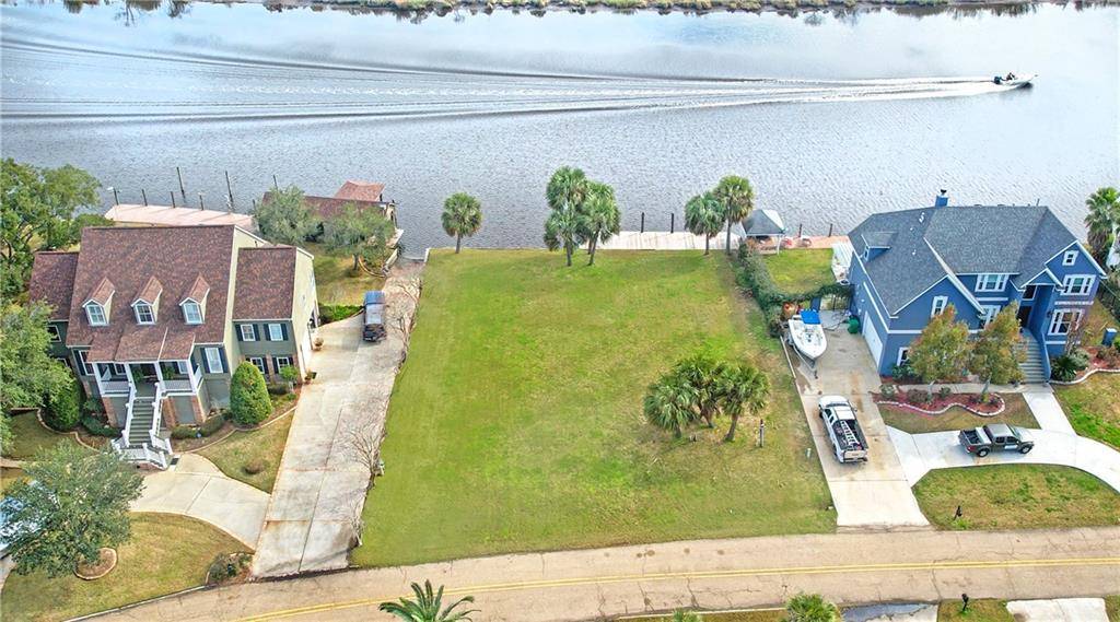 1068 PENINSULA DR, Slidell, LA 70460