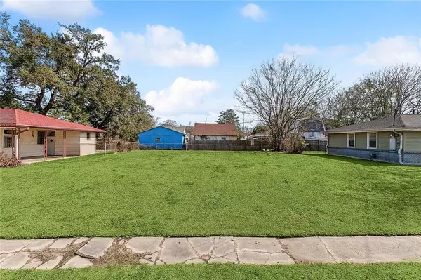 1430 LAURADALE DR, New Orleans, LA 70114