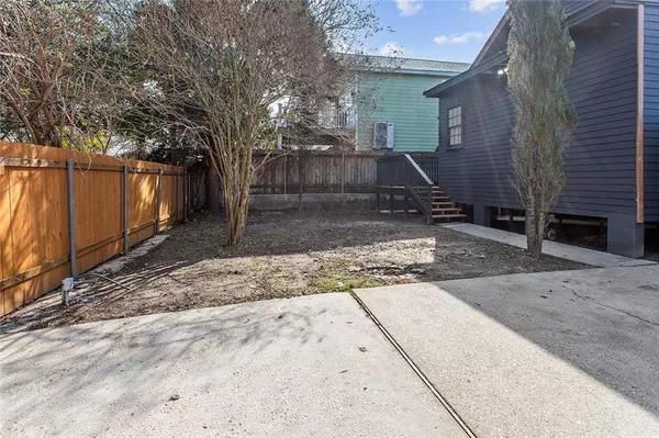 New Orleans, LA 70124,5919 WEST END BLVD