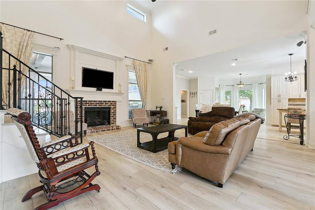 Luling, LA 70070,102 LAC SAUVAGE DR