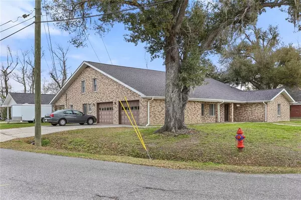 Luling, LA 70070,100 CATHERINE DR