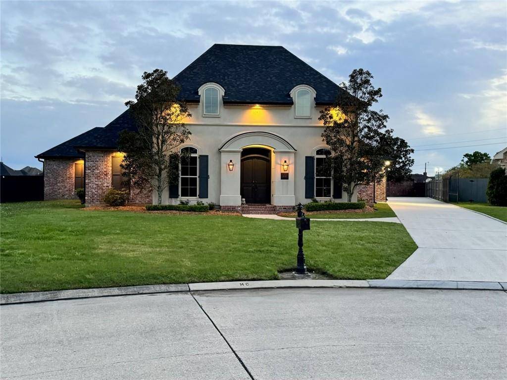 107 IRIS CT, Belle Chasse, LA 70037