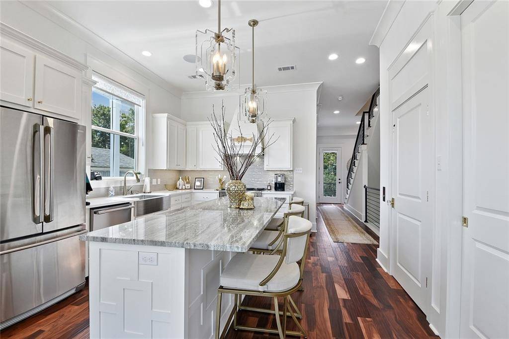 Mandeville, LA 70471,977 MARINA BLVD #A