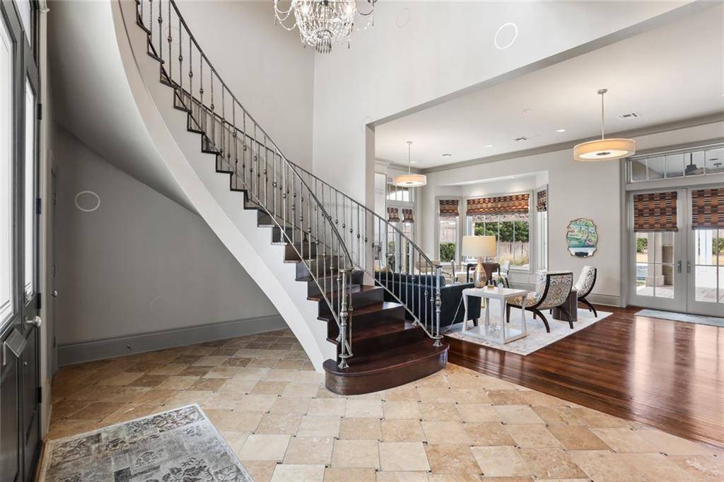 New Orleans, LA 70124,5584 BELLAIRE DR