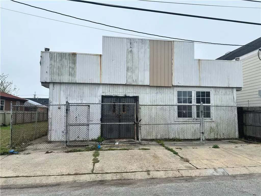 New Orleans, LA 70119,2616 TOURO ST