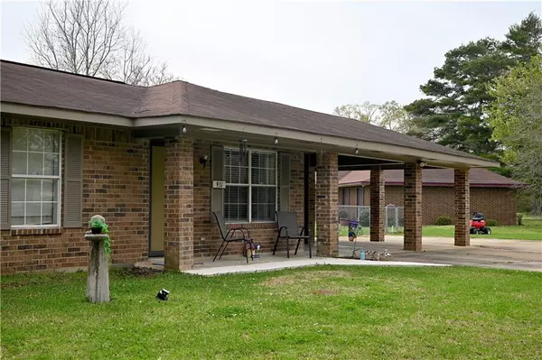 Marksville, LA 71351,931 AZALEA LN