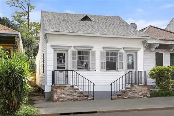 New Orleans, LA 70118,8221 MAPLE ST