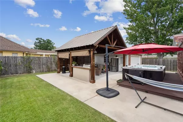 River Ridge, LA 70123,708 MOSS LN