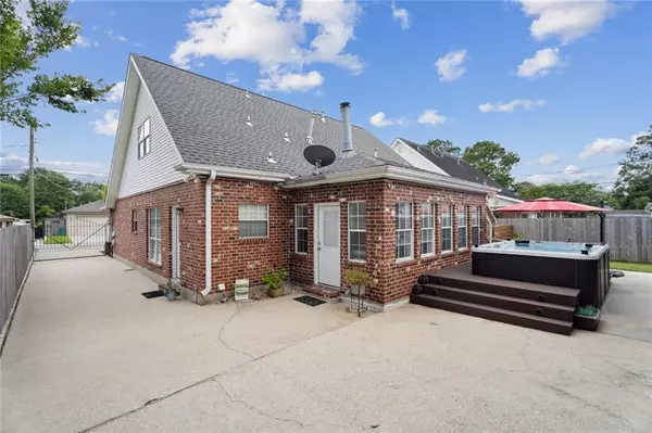 River Ridge, LA 70123,708 MOSS LN