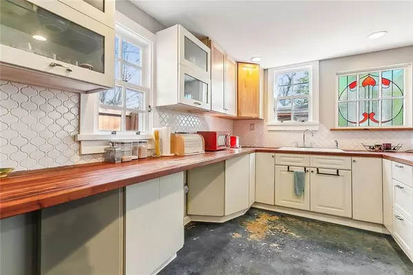 New Orleans, LA 70117,5620 BURGUNDY ST