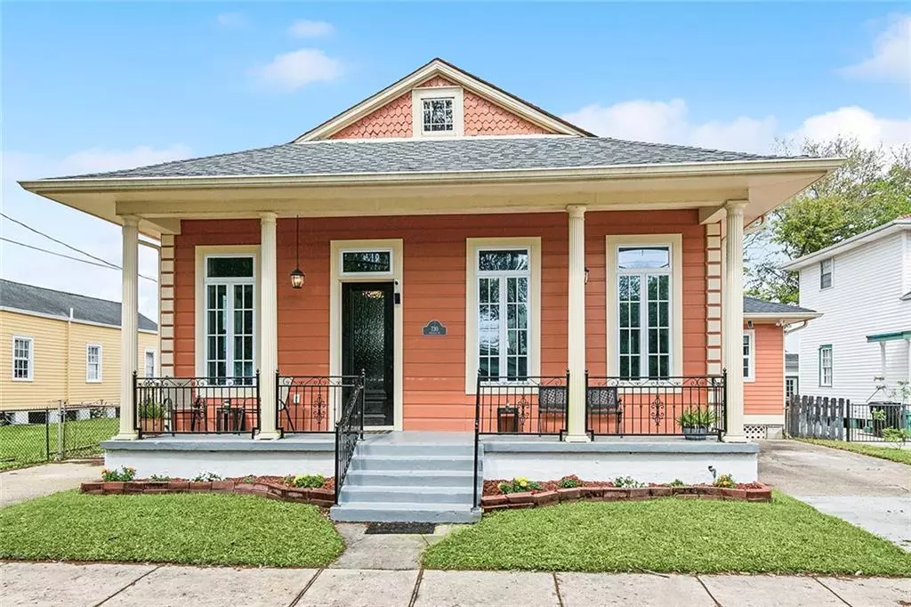 Arabi, LA 70032,730 ANGELA ST