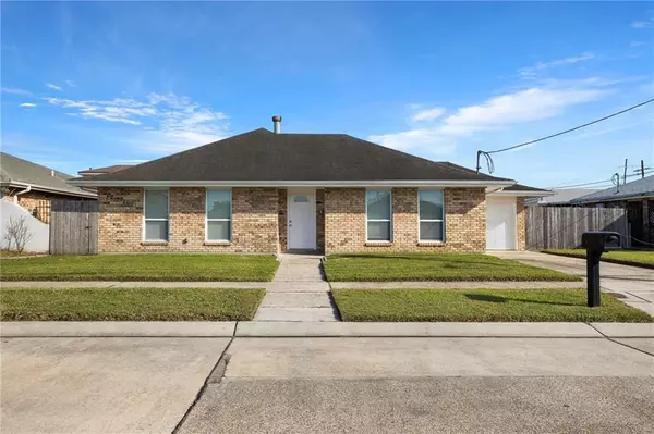 3809 LENA DR, Chalmette, LA 70043