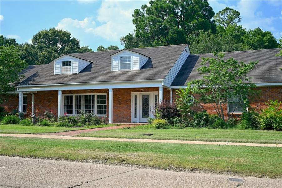 206 W WADDIL ST, Marksville, LA 71351