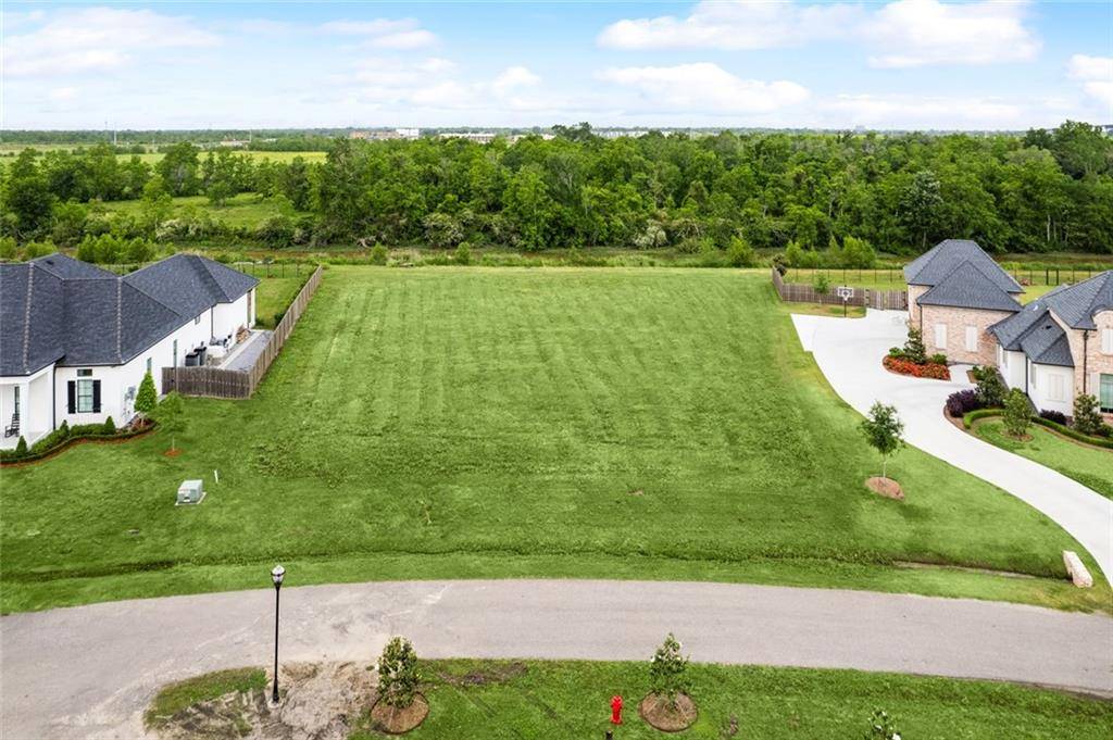 151 GREEN TRAILS DR, Belle Chasse, LA 70037