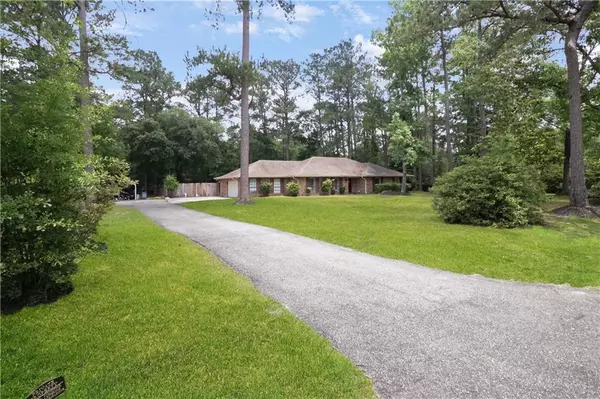 Pearl River, LA 70452,411 PARLANGE DR