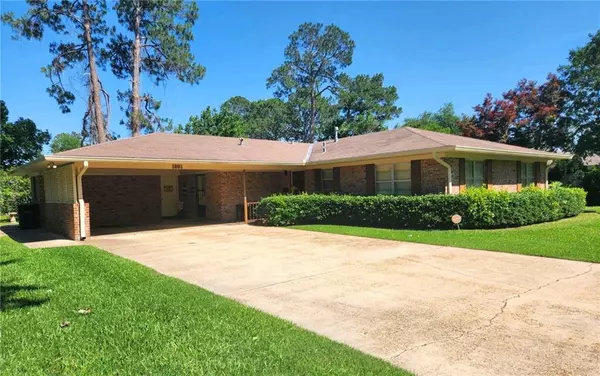 1001 HARLING LN, Natchitoches, LA 71457