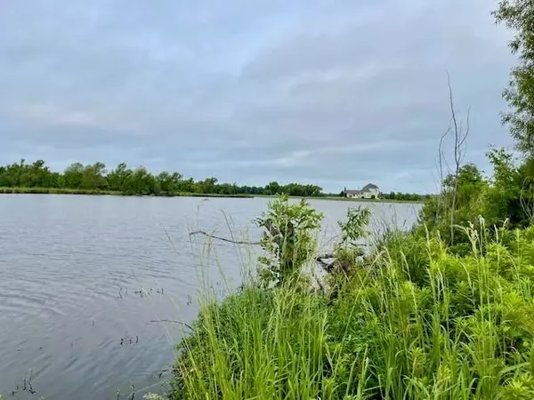 Alexandria, LA 71303,6422 WINDY OAKS DR