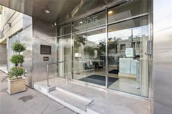 New Orleans, LA 70130,1205 ST CHARLES AVE #1001